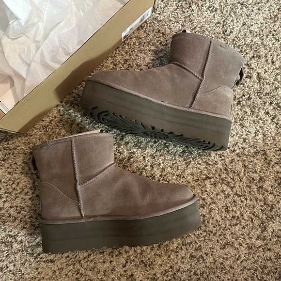 Ugg classic mini platform - Picture 9 of 9